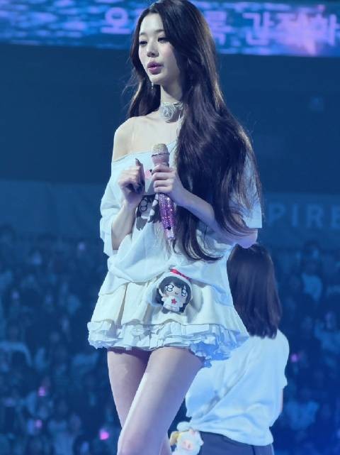 目前放眼整个朝鲜半岛，应该都没有比张元英更美的女人了