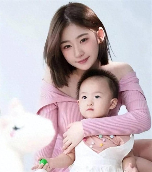 黄一鸣被执行55万,单亲妈妈带货谋生,却栽在合同陷阱里