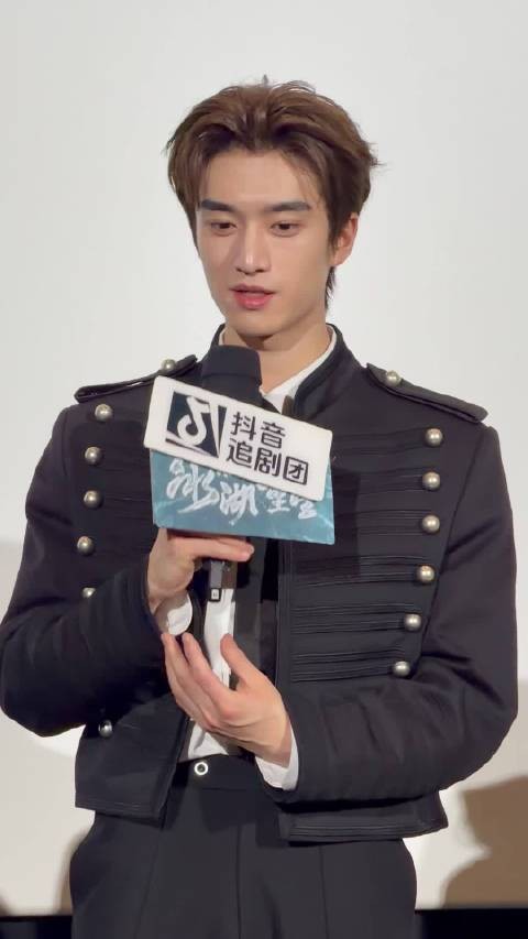 张康乐回应出演冰湖重生：“王嘛，总是孤独的”