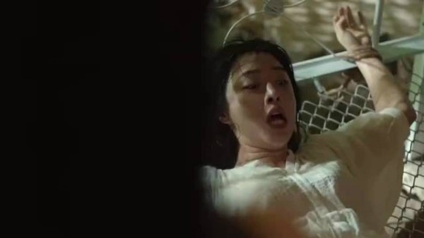 女警遭毒枭残酷迫害