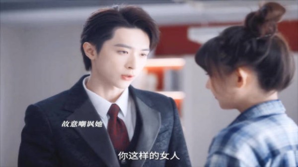 社畜女穿越成郡主，霸总老板成小相公！影视剪辑