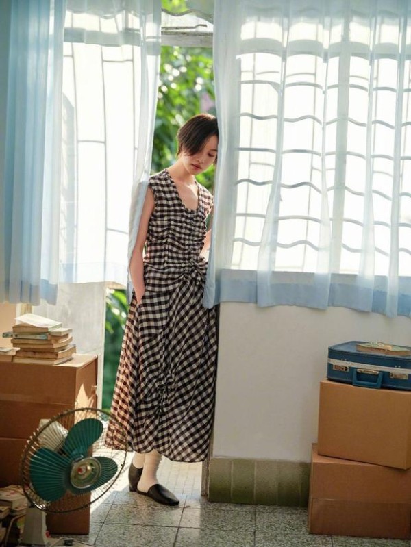 倪妮清爽短发造型文艺又松弛