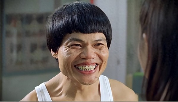 香港知名男星被偶遇神情呆滞,每日工作12小时,前妻曾爆料患癌