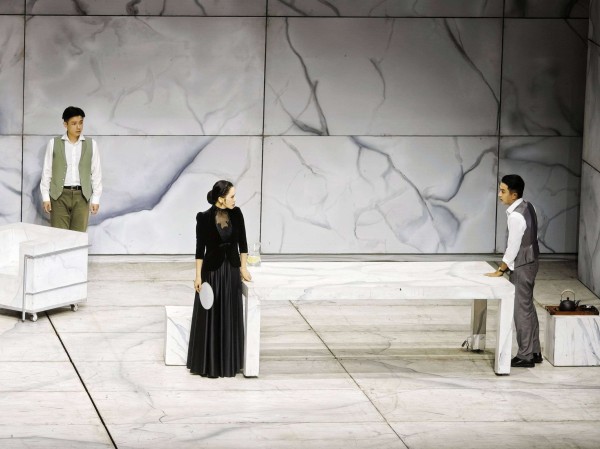 离婚7年差距太大!杨幂身家45亿,刘恺威话剧票80元卖不动