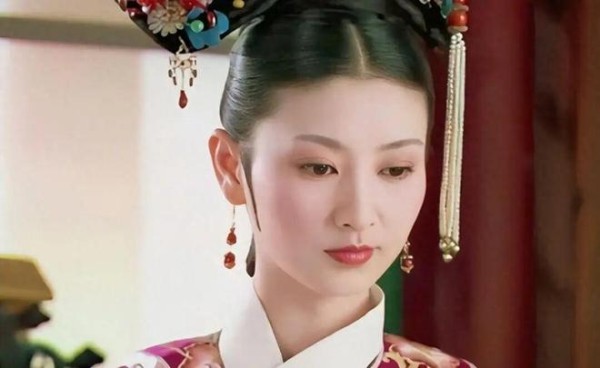 42岁斓曦近况曝光！嫁给歌手程翔生一子，如今婚姻幸福被宠成公主