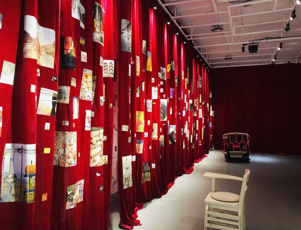 张晓个展“天上人间”在成都小酒馆芳沁空间开幕