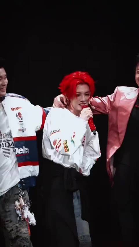 陈赫看到邓超化鹿晗同款妆容,对此的评价是:世界上只有一个鹿