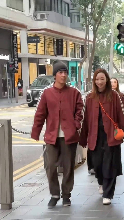 有点不敢相信自己的眼睛,但这就是陈冠希啊