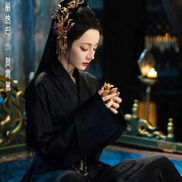 都是流量加华服，《白日提灯》热度不敌《月鳞绮纪》，郭敬明的打法哪里高明？