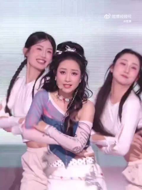 造型惊艳氛围感拉满!完美还原角色风骨,两位同框养眼又治愈,回忆杀爆棚