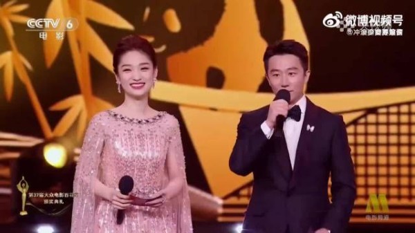 刘耀文亮相惊艳全场,刀锋面孔成焦点