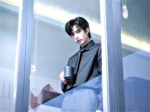 宋威龙包上恩单手公主抱引热议