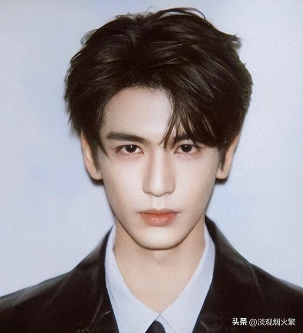 白鹿刚澄清恋情，张凌赫就被郑丽文带火？