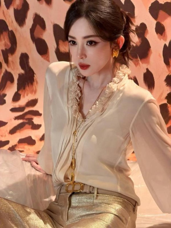 娜扎的五官精致，颜值能打！