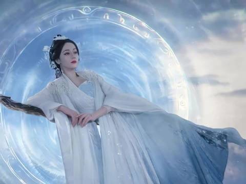 黑夜提灯为人引路 白日提灯提灵开道！