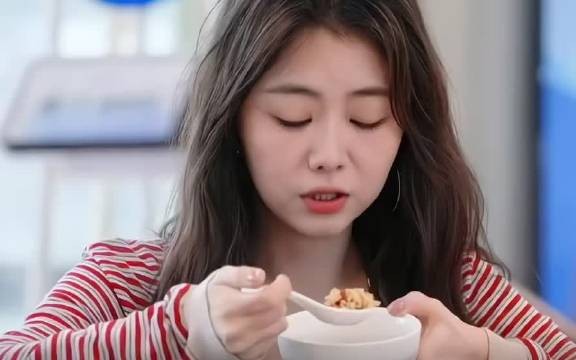 最好的陈小希和最好的耿耿 两个超级美好的女孩，你们两个什么时候一起演戏