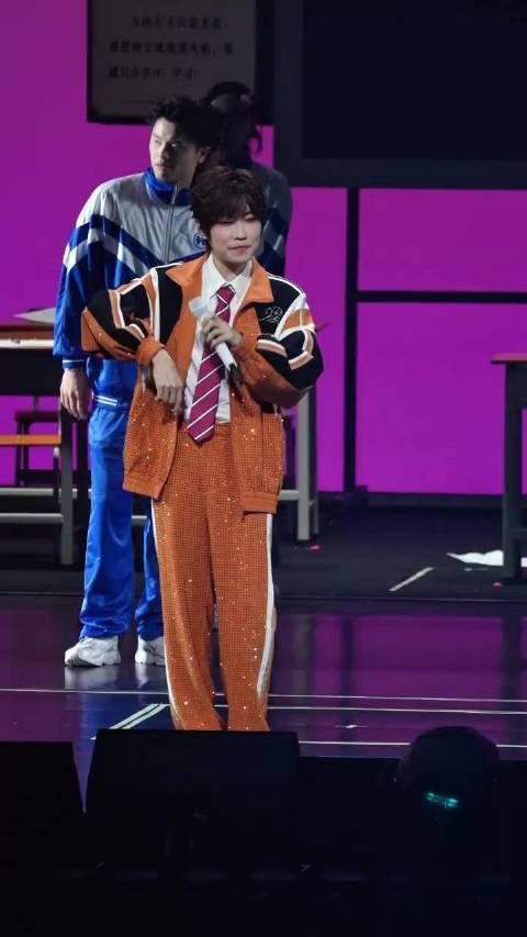 徐良演唱会跳广播体操，完美复刻我当年划水的样子