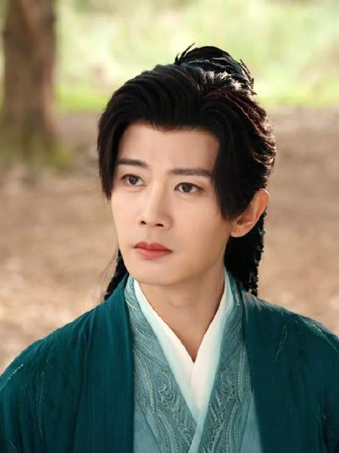 “人人都想取他性命，却个个败在他手下”