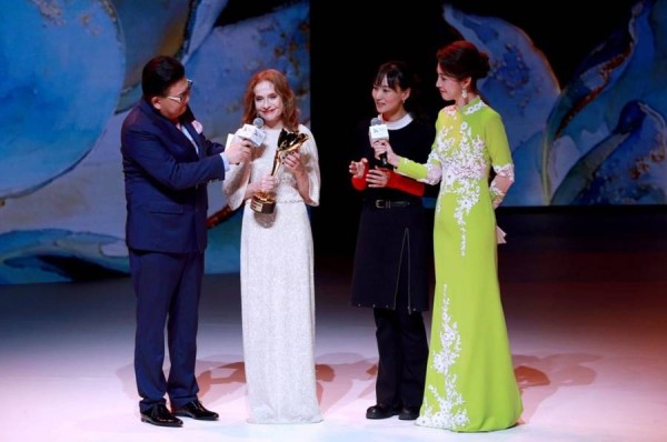 “白玉兰”的芬芳穿越时空！今夜，无数泪目瞬间见证戏剧荣光