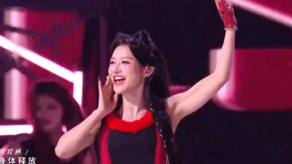 都是为了呈现更优秀舞台的好女孩们呀