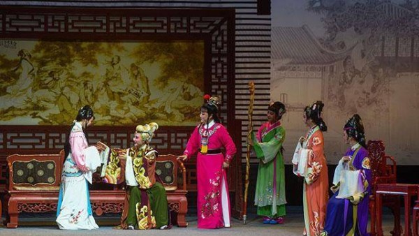 红楼梦里，养小叔子的是谁？和惜春身世有关，王熙凤贾蓉是臆断