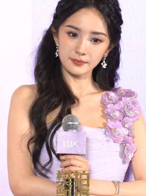 杨幂这个生频好震撼，顶级浓颜的视觉冲击