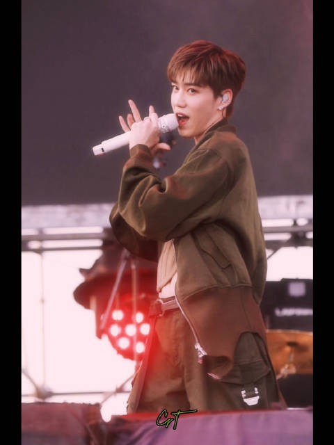 PP现身引粉丝尖叫，现场气氛火爆