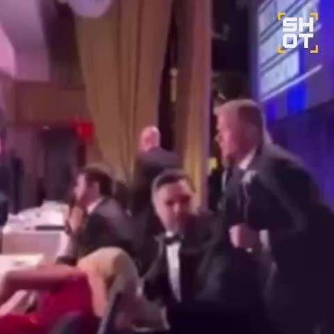 美副总统遇袭安保先救万斯，总统静待撤离