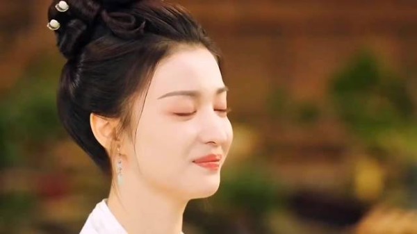 王楚然自曝600度高度近视，童年阴影拒做手术