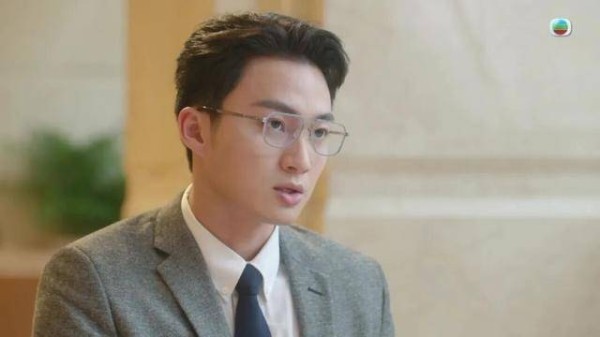 TVB力捧小生被爆是“烟铲”，承认曾模仿梁朝伟，如今变健康男神