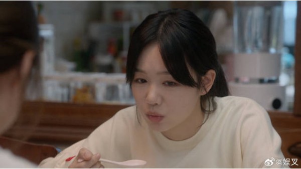 小丁一脸失落 朱医生一个信息，让她立马恢复了笑容