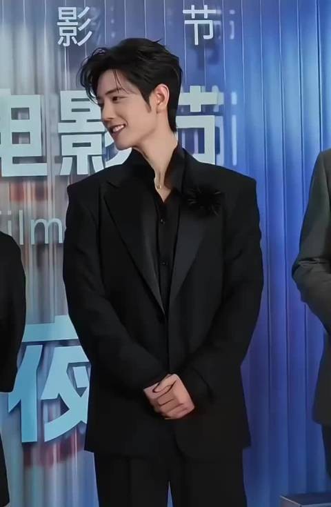 这一抹不经意的笑，我化了