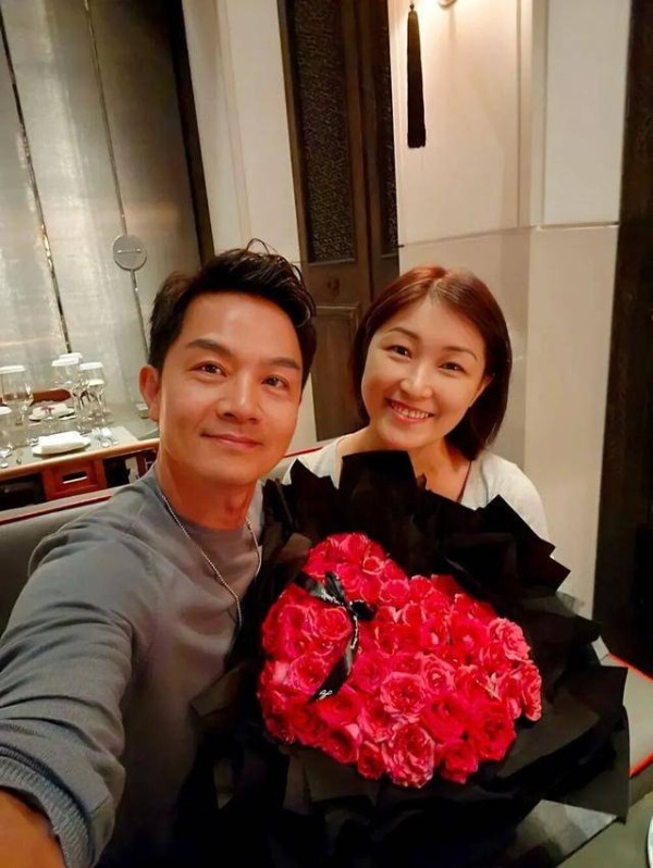 TVB配角夫妻结婚17年成隐形富豪，住8000万独立屋，拥有4处物业