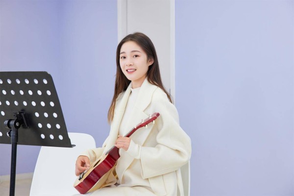 已婚女性放任你跨越边界，是真心喜欢上你了，需留意