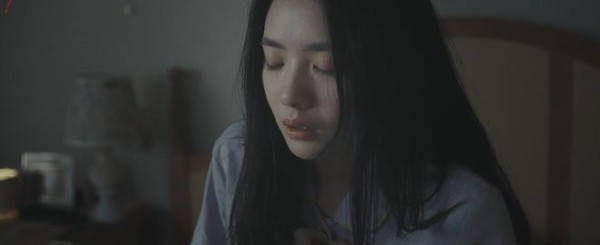 拖了35年才上映，首日仅393万，我感慨：票房之王也救不了港片