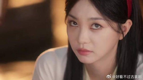 两个穿越女自报家门，殊不知两人竟是不同频道的