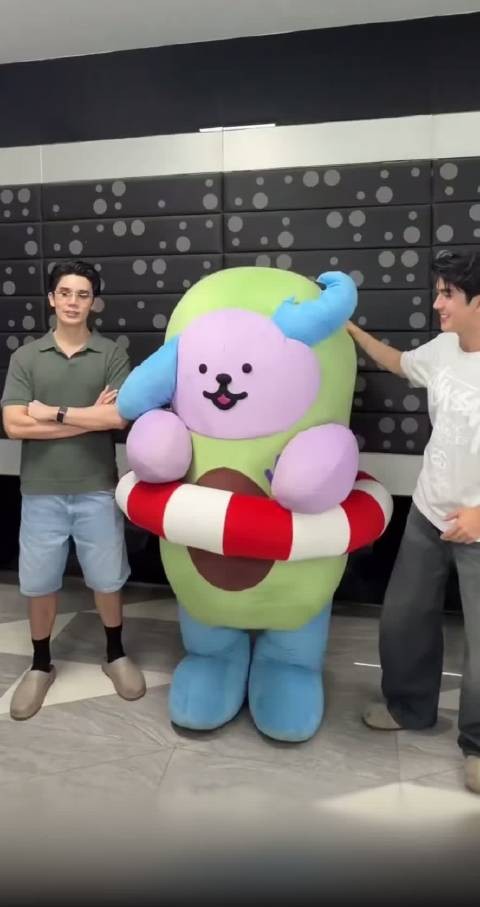 父亲教孩子放狠话引热议
