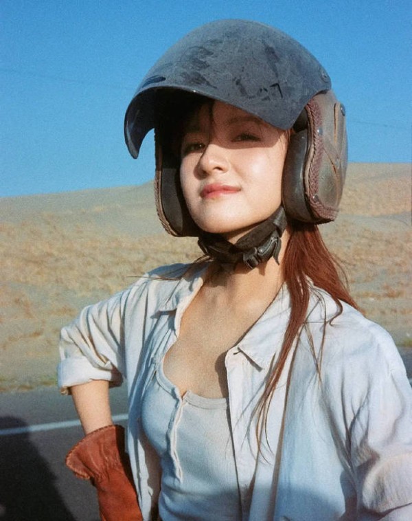 李兰迪又甜又酷。