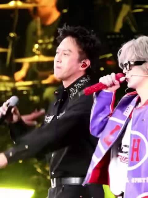 鹿晗调侃邓超陈赫人生过半催游戏