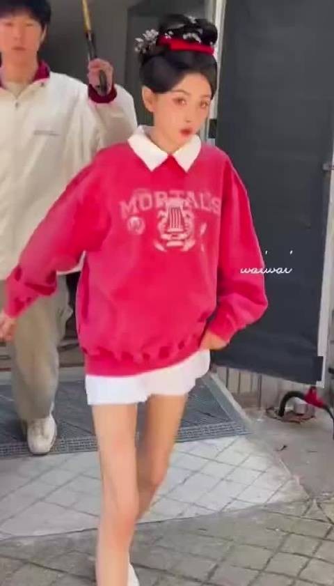 宋祖儿现在瘦的有点夸张了 去年路透腿还有点肉，今年感觉几乎没有了