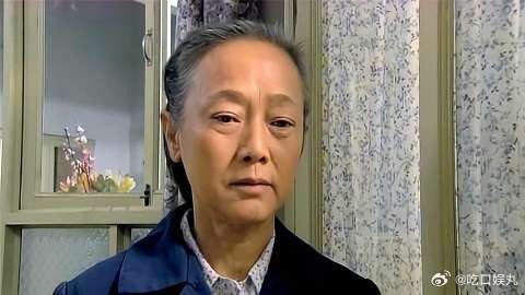 佟志真是个能人！竟在床上测试隔音效果，结果被母亲撞见