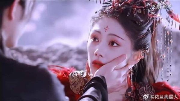“这天要我死,可我不想把这条命给它,这世间我唯独爱你,自然要给你”
