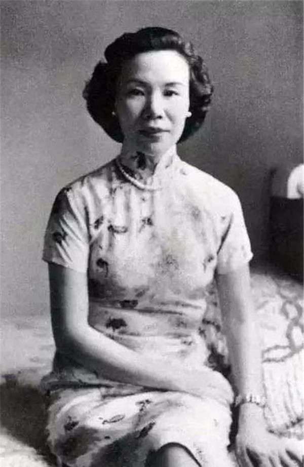 独自养8个孩子，中年拜师张大千，一幅画换一套房，92岁淡泊离去