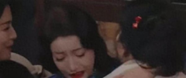 何赛飞怒批演员姜贞羽：表演节奏太平，我要你走心！对方发文回应