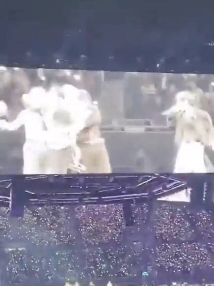 柾国:对着空气来一拳
