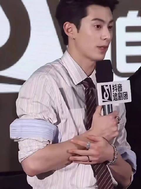 王鹤棣：我是来剧宣的，不是来商演的 哈哈哈哈哈哈哈哈