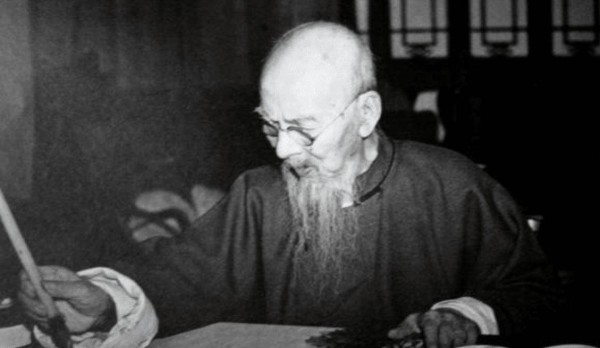 齐白石画了个牛屁股，却卖出1000万高价？专家用放大镜发现原因！