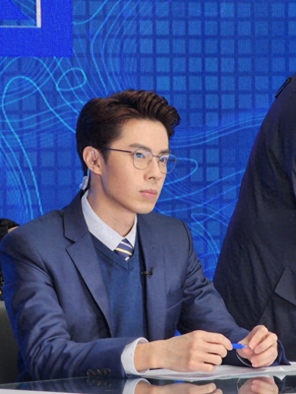 曾身兼五份兼职养家！TVB男星在内地人气攀升，日收入达到5万