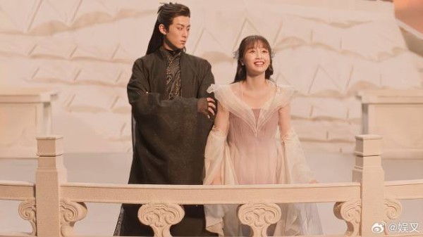 东方青苍太会哄女人开心 带小兰花看日出，超浪漫的好吧