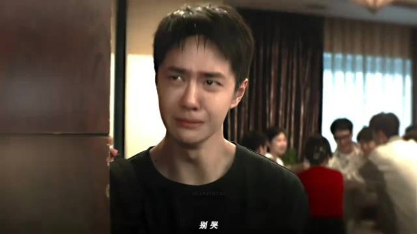王一博发文安慰粉丝别哭,称你永远是我的太阳